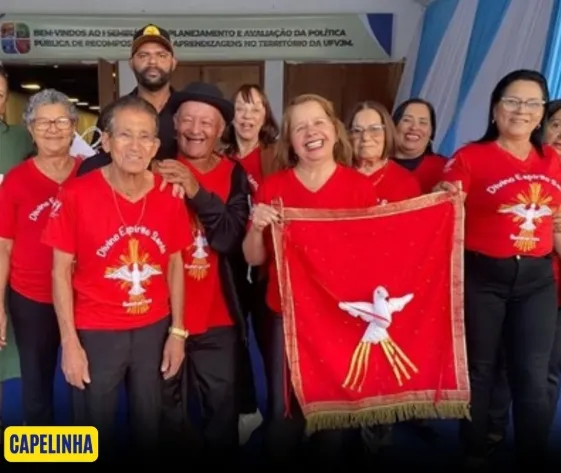 Folia do divino de Capelinha representa a cultura dos vales em evento da Ufvjm