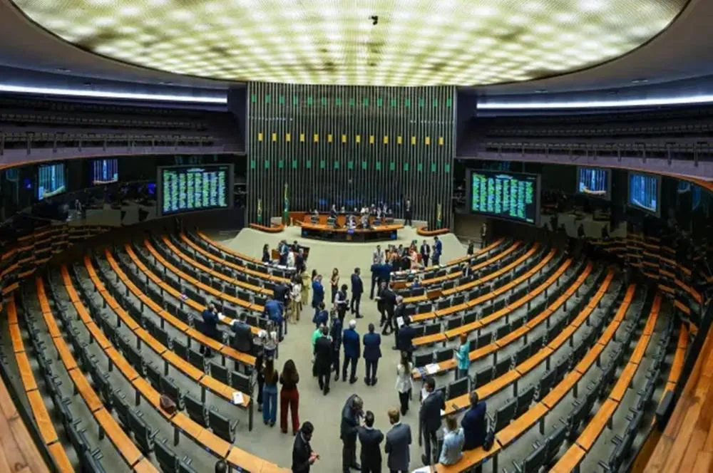 Quais foram os 50 candidatos a deputado federal mais votados do Brasil em 2026